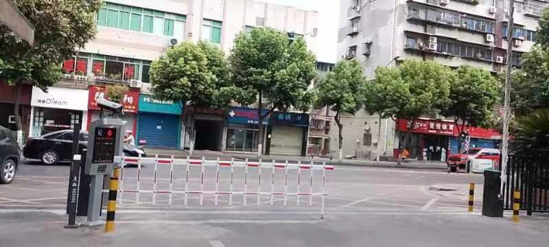 重慶市萬(wàn)州電力小區(qū)停車(chē)場(chǎng)